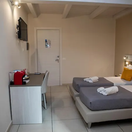 Guest house La Perla - &
