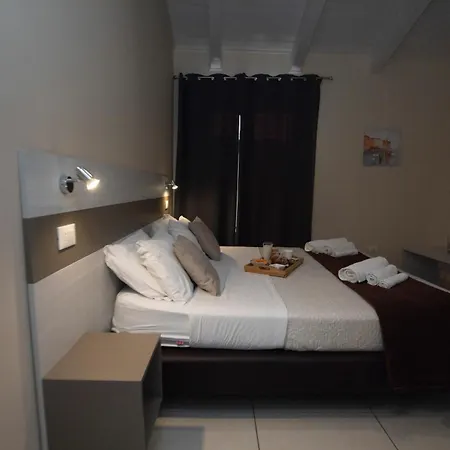 La Perla - & Guest house 2*