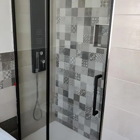Guest house La Perla - &