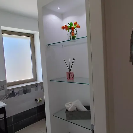 La Perla - & Guest house 2*